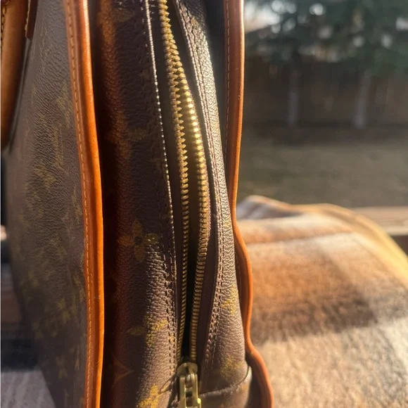Louis Vuitton Rivoli Monogram Handbag - Picture 4 of 16